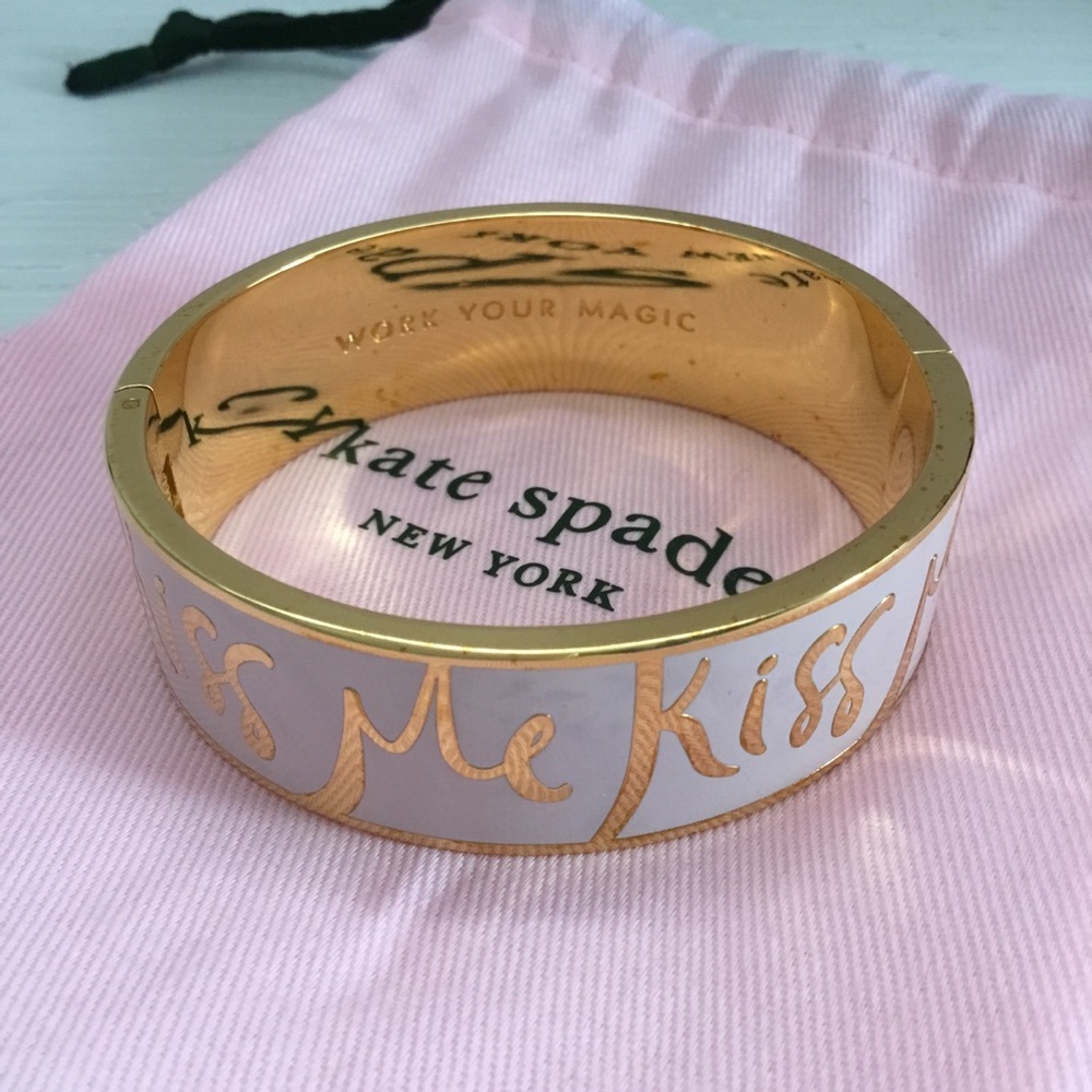 ✨EUC Kate Spade Baby Pink Kiss Me Bangle